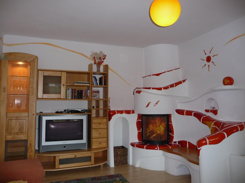 Biohof Weissensteiner Apartment Ullrichs Room photo
